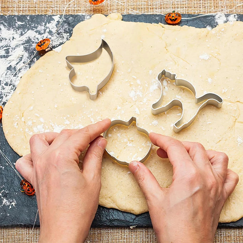 Set de 12 emporte pièces Halloween en inox LMETJMA